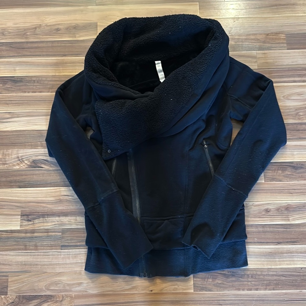 Women’s Lululemon Jacket Size 8